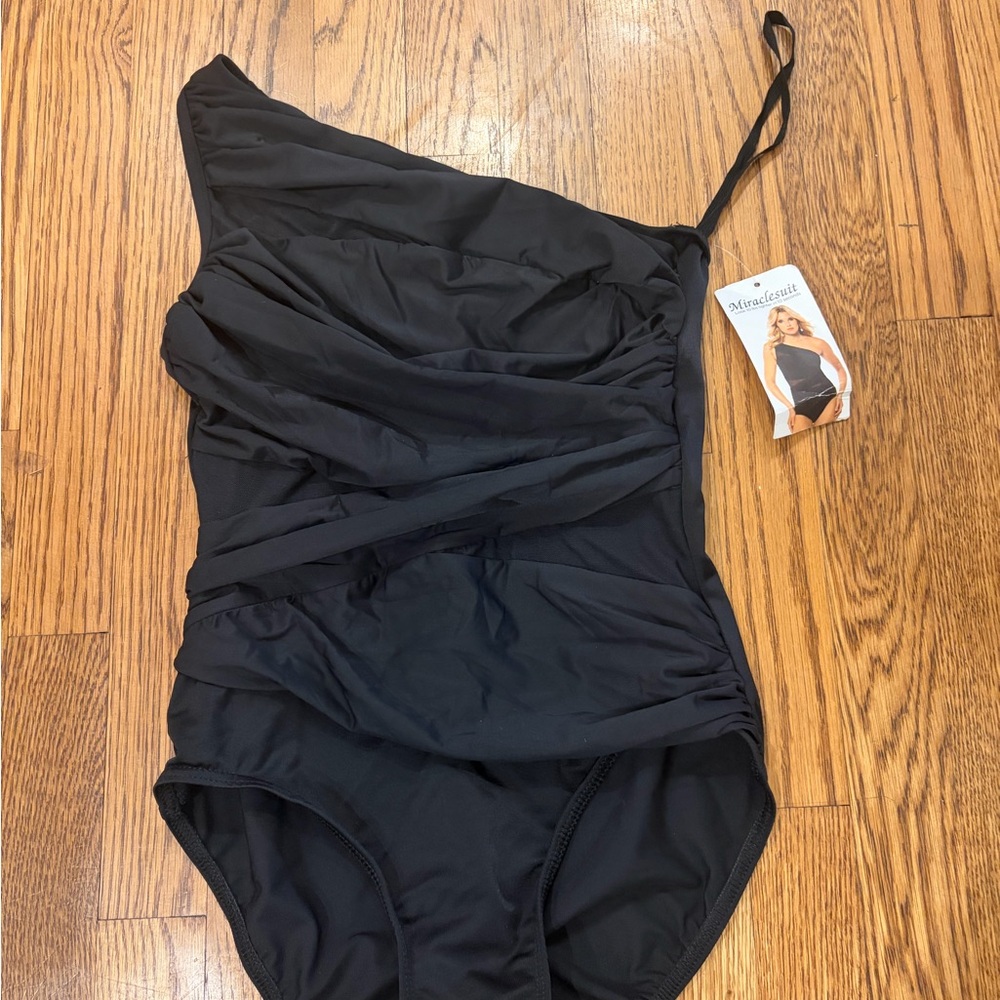 Miraclesuit Jena Black One-Piece Swimsuit – Size US 8 (NWT)